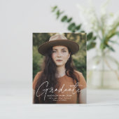 Invitation Carte Postale Fête de graduation de la photo de script blanc mod (Debout devant)