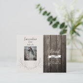 Invitation Carte Postale Fête des mariées neutre en bois rustique (Debout devant)