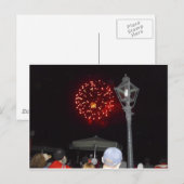Invitation Carte Postale Feu d'artifice rouge avec image Lamppost (Devant / Derrière)