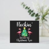 Invitation Carte Postale Flamingo | Flockin Around Christmas Tree Flamingo (Debout devant)