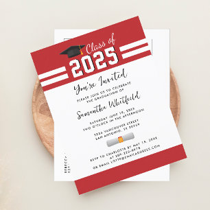 Invitation Carte Postale Graduate Red White Classe de 2025 Graduation