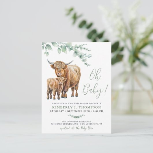 Invitation Carte Postale Highland Cow Boho Baby shower vert Sage (Debout devant)