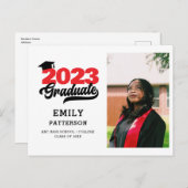 Invitation Carte Postale Jeu de graduation photo moderne Red Elegant Script (Devant / Derrière)