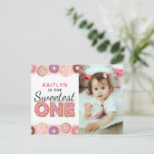 Invitation Carte Postale LA PLUS MIGNONNE Gâteaux Donuts glacés roses pour (Debout devant)