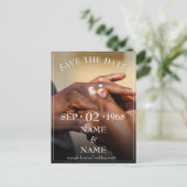 Invitation Carte Postale Mains d'un couple de couleur de mariage épinglent (Debout devant)