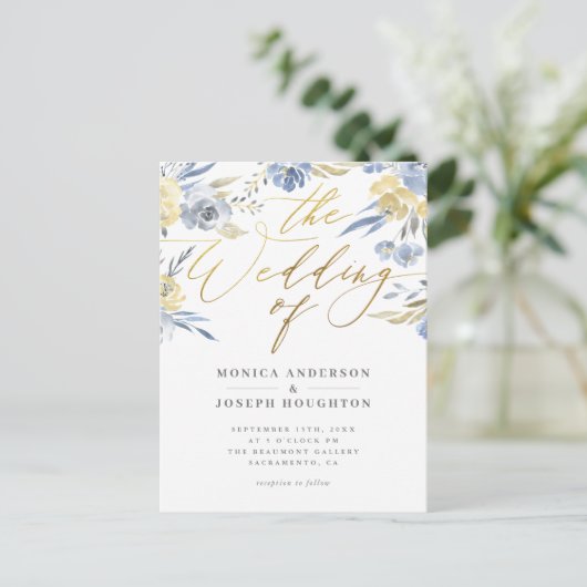 Invitation Carte Postale Mariage de script bleu floral Dusty (Debout devant)