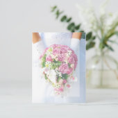 Invitation Carte Postale Mariage dentelle blanche et bouquet de fleurs RSVP (Debout devant)