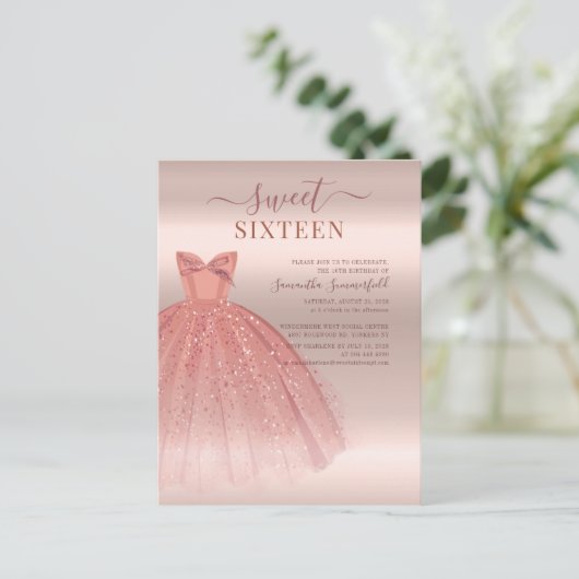 Invitation Carte Postale Moderne Sweet 16 Parties scintillant Script Rose O (Debout devant)