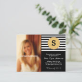 Invitation Carte Postale Monogramme noir et or et blanc Diplôme photo (Debout devant)