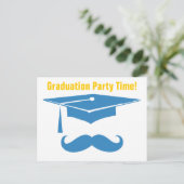 Invitation Carte Postale Mustache Graduation Bleu clair (Debout devant)