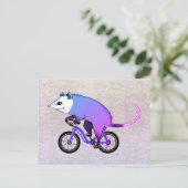Invitation Carte Postale Opossum Du Parti Rose À Vélo (Debout devant)