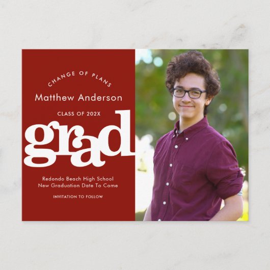 Invitation Carte Postale Plan de changement de graduation rouge photo typog (Devant)