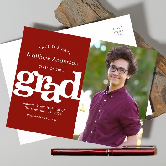 Invitation Carte Postale Red enregistrer la date de graduation photo en gra
