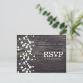 Invitation Carte Postale Réponse Baby's Breath Floral & Bois Rustique Foncé (Debout devant)