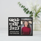 Invitation Carte Postale Retro Script Photo Black & White Graduate Party (Debout devant)