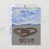 Invitation Carte Postale RSVP Heart in Sand at Beach (Devant / Derrière)