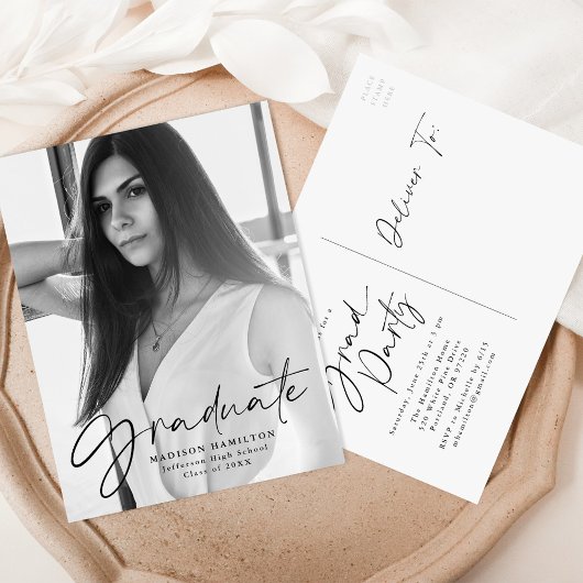 Invitation Carte Postale Soirée de graduation en noir élégant Script photo