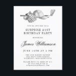 Invitation Carte Postale SURPRISE Party 21st Birthday Golf Theme<br><div class="desc">Elégante invitation d'anniversaire en noir et blanc pour un golfeur. Le top de l'invitation est décoré d'accessoires de golf - un club de golf, balle de golf, casquette et gants. L'aquarelle crée une esthétique traditionnelle et classique. Parfait pour un bain d'anniversaire au club ou un jardin barbecue. Tout le texte...</div>
