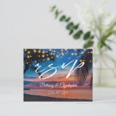 Invitation Carte Postale Tropical Sunset Beach String Lights Wedding RSVP (Debout devant)