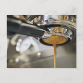 Invitation Carte Postale Verser l'expresso de la machine à café (Devant)