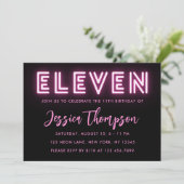 Invitation Carton d'invitation d'anniversaire 11 ans Rose Néo (Debout devant)