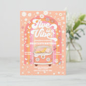 Invitation Carton d'invitation d'anniversaire rétro hippie (Debout devant)