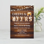 Invitation Carton rustique Cheers and Beers (Debout devant)