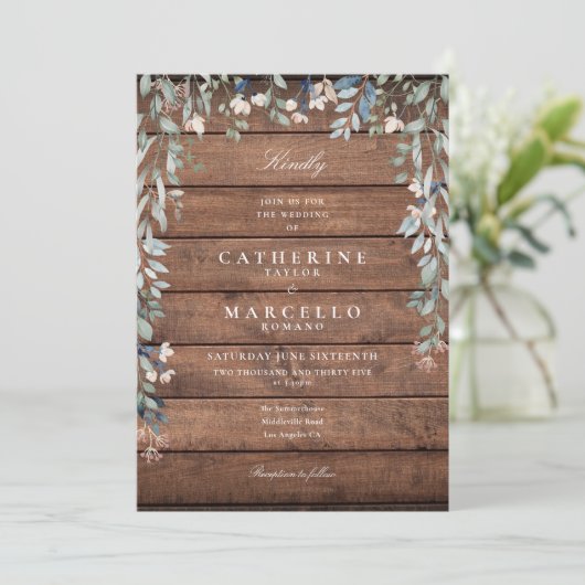 Invitation Cascade de fleurs vertes Mariage de bois rustique (Debout devant)