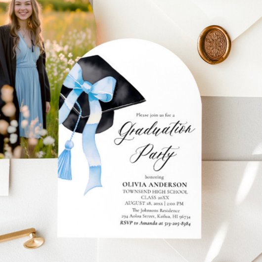 Invitation Casquette de graduation moderne tendance Bleu Bow