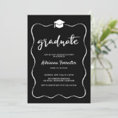 Invitation Casquette diplômé Moderne Cute Ribbon Cadre Noir (Debout devant)