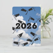 Invitation Casquettes de graduation noir 2025 dans le ciel (Debout devant)