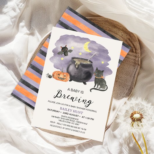 Invitation Cauldron Halloween Baby est en train de brasser le