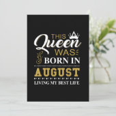Invitation Ce cadeau d'anniversaire de reine est né en août (Debout devant)