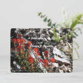 Invitation Célébration de la vie, des fleurs rouges et des ro (Debout devant)