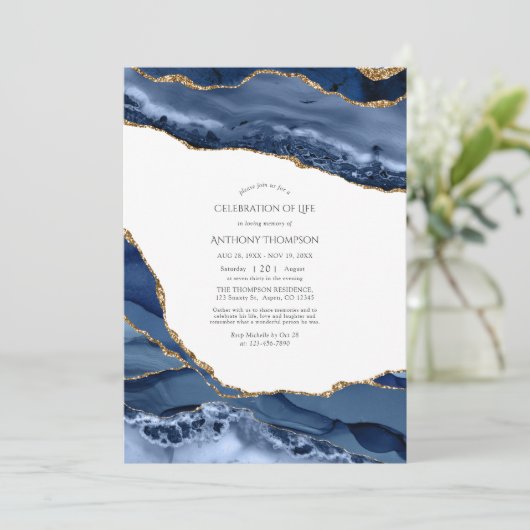 Invitation Célébration de la vie en Navy et Agate dorée (Debout devant)