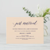 Invitation Célébration de mariage juste mariés de typographie (Debout devant)