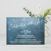 Invitation Célébrez avec Nous Écriture Manuscrite sur Fond Gr (Debout devant)