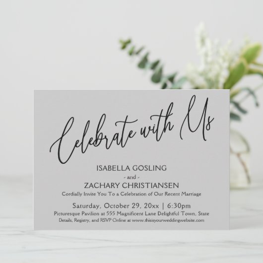 Invitation Célébrez avec nous Élégante écriture manuscrite gr (Debout devant)