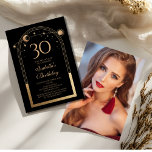 Invitation Céleste Black Gold Sun Moon Stars 30e anniversaire<br><div class="desc">Celestial Black Gold Sun Moon Astronomy 30th Birthday Photo Invitations présente un élégant soleil doré, une lune et des étoiles avec un cadre doré sur un arrière - plan noir. A l'intérieur, vous avez vos informations d'invitation personnalisées pour le trentième anniversaire. Au verso, ajoutez votre photo préférée. Conçu pour vous...</div>