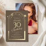 Invitation Celestial Mocha Gold Sun Moon Stars 30e anniversai<br><div class="desc">Celestial Mocha Gold Sun Moon Astronomy 30th Birthday Photo Invitations présente un élégant soleil doré, une lune et des étoiles avec un cadre doré sur un arrière - plan mocha. A l'intérieur, vous avez vos informations d'invitation personnalisées pour le trentième anniversaire. Au verso, ajoutez votre photo préférée. Conçu pour vous...</div>