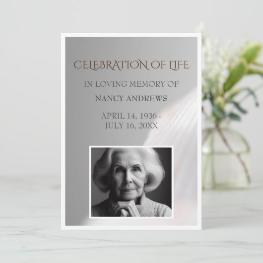 Invitation Cérémonie des funérailles de Shell White (Debout devant)