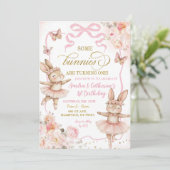 Invitation Certains lapins tournent un Twins Anniversaire (Debout devant)