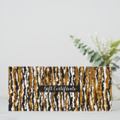 Invitation Certificat cadeau de pluie Safari moderne Gold & B (Debout devant)