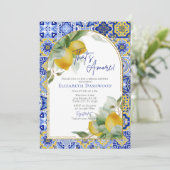 Invitation C'est Amore Italien Carrelage bleu Fête des mariée (Debout devant)