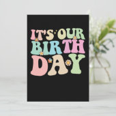 Invitation C'est notre Anniversaire Twins Super Retro (Debout devant)