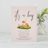 Invitation C'est un Baby shower de bois de champignon magique (Debout devant)
