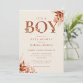 Invitation C'est un garçon Shower de bébé lettre florale rust (Debout devant)