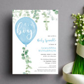 Invitation C'est un petit garçon aspergeant d'eucalyptus ball