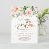 Invitation C'est une douce petite fille Fête de bébé flamant (Debout devant)