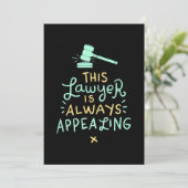 Invitation Cet avocat fait toujours appel (Debout devant)